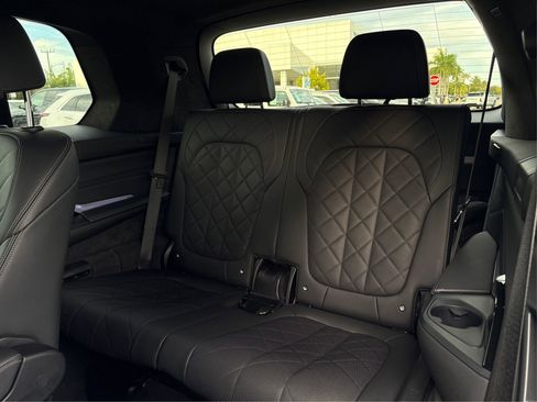 Used 2023 BMW X7 xDrive40i w/ M Sport Package image 12