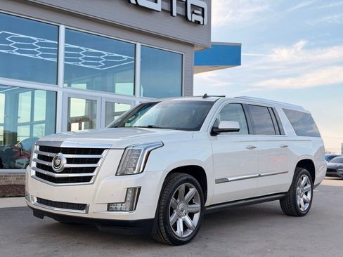 Used 2015 Cadillac Escalade ESV Premium AWD/4WD image 13