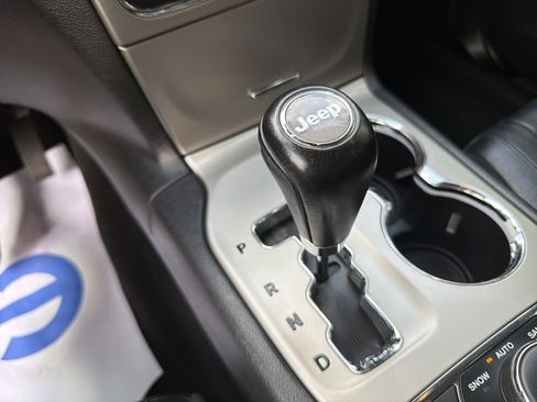 Used 2012 Jeep Grand Cherokee Limited image 24