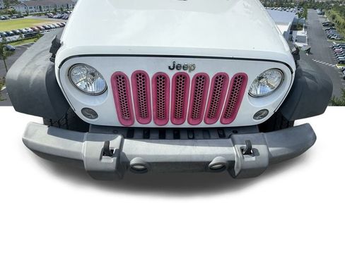 Certified 2016 Jeep Wrangler Unlimited Rubicon w/ Connectivity Group image 43