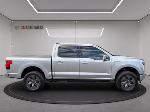 Used 2023 Ford F150 Lightning 4x4 SuperCrew image 6