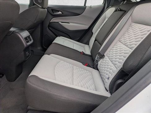 Used 2021 Chevrolet Equinox LS image 18