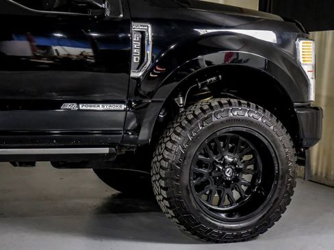 Used 2022 Ford F250 Platinum w/ FX4 Off-Road Package image 8