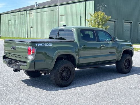 Used 2021 Toyota Tacoma TRD Sport w/ TRD Premium Sport Package AWD/4WD image 8