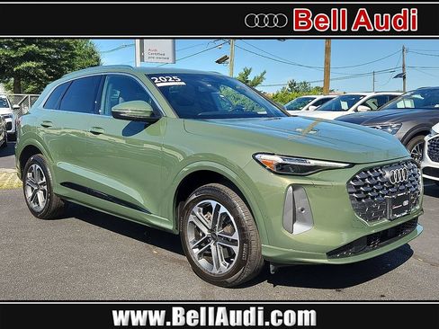 Used 2025 Audi Q5 Premium w/ Premium Plus AWD/4WD image 1