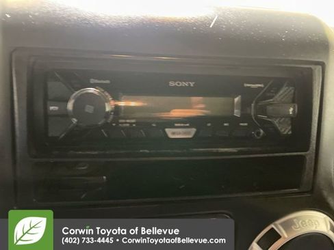 Used 2016 Jeep Wrangler Unlimited Rubicon image 21