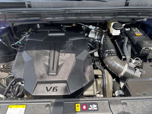 Used 2026 Kia Carnival FWD image 30