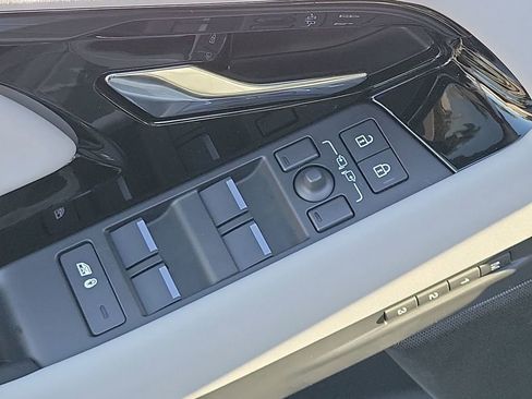 New 2026 Land Rover Range Rover Evoque S AWD/4WD image 24