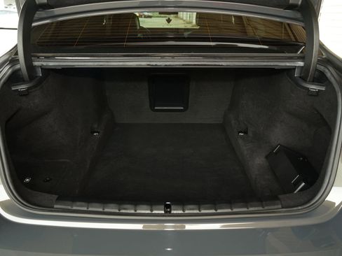 Used 2024 BMW 760i xDrive w/ Executive Package image 32