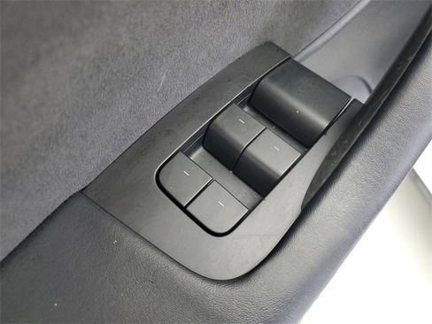 Used 2022 Tesla Model Y Performance image 20