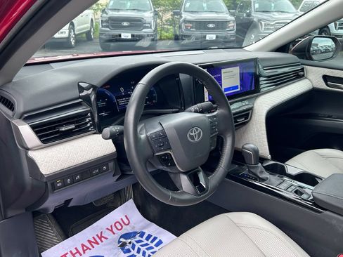 Used 2025 Toyota Camry XLE FWD image 21