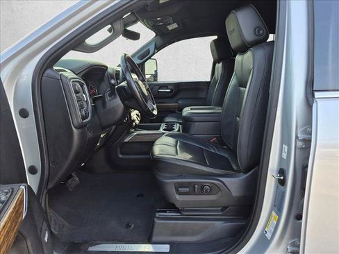 Used 2022 Chevrolet Silverado 2500 High Country w/ Technology Package AWD/4WD image 16
