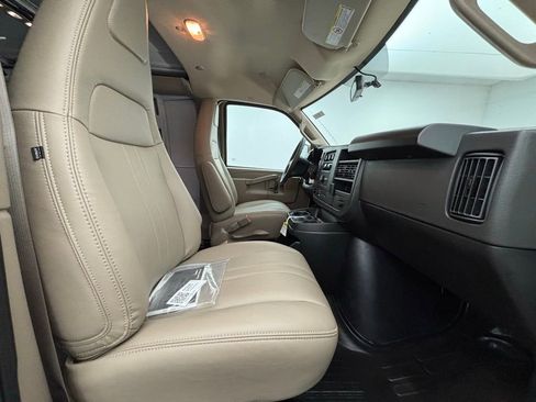 New 2025 GMC Savana 2500 w/ Driver Convenience Package image 29