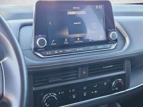 Used 2024 Nissan Rogue S image 14