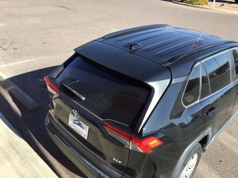 Used 2019 Toyota RAV4 XLE w/ Convenience Package FWD image 21