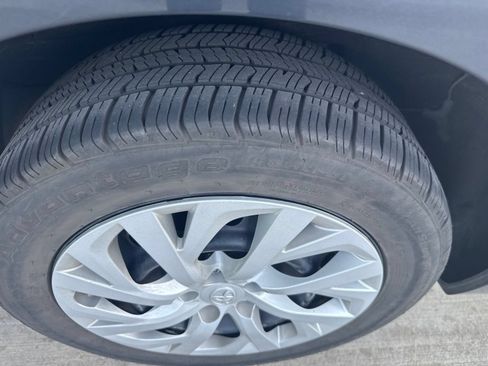 Used 2019 Toyota Corolla LE FWD image 17