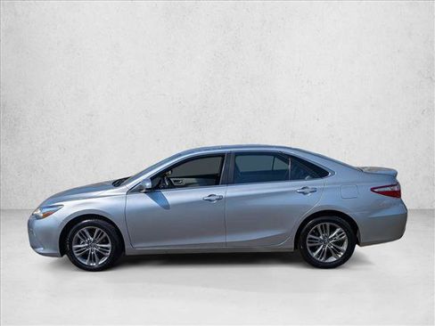 Used 2017 Toyota Camry SE FWD image 9