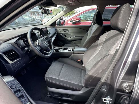 Certified 2022 Nissan Rogue SV image 12