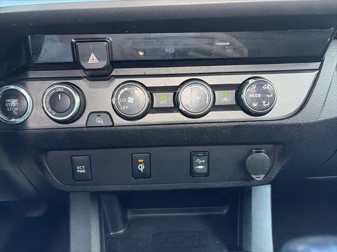 Used 2017 Toyota Tacoma TRD Off-Road w/ Tow Package image 20