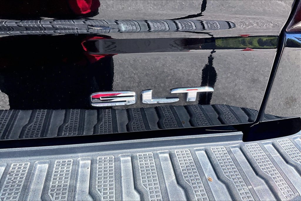 Used 2023 GMC Sierra 1500 SLT AWD/4WD image 25