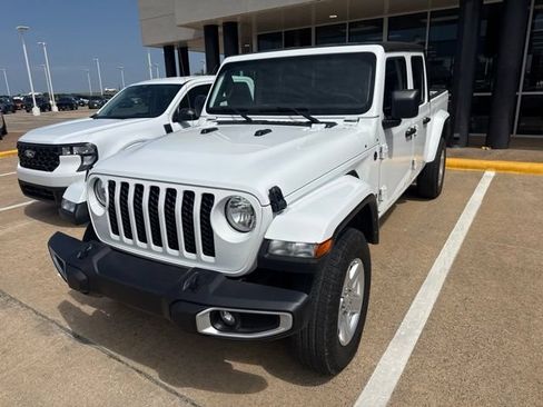 Used 2022 Jeep Gladiator Sport AWD/4WD image 3