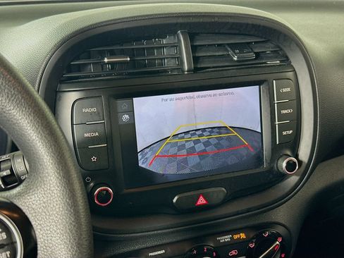 Used 2022 Kia Soul LX FWD image 13