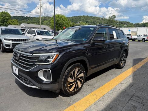 Used 2024 Volkswagen Atlas SE AWD/4WD image 4