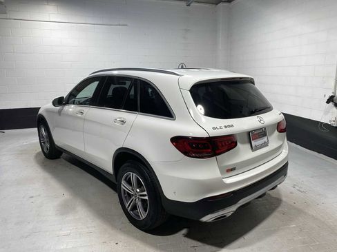 Used 2021 Mercedes-Benz GLC 300 4MATIC image 4