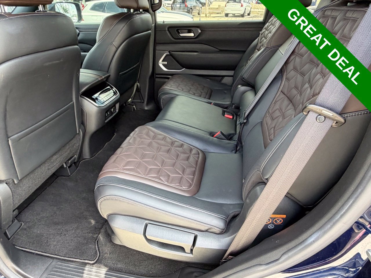 Used 2025 Nissan Armada Platinum w/ Convenience Package RWD image 40
