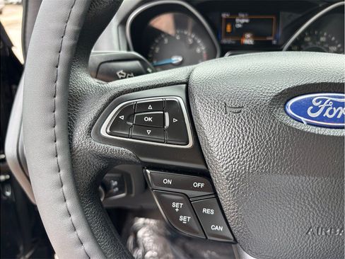 Used 2017 Ford Focus SE FWD image 17
