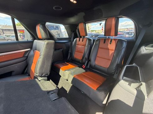Used 2019 Ford Explorer XLT w/ Equipment Group 202A AWD/4WD image 10