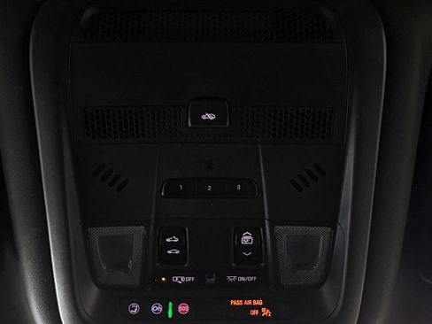 Used 2021 Cadillac XT6 Premium Luxury FWD image 27