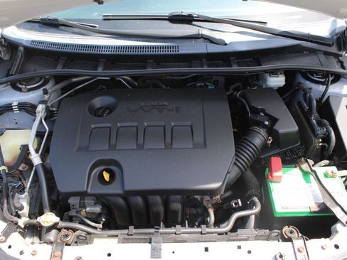 Used 2011 Toyota Corolla LE FWD image 17