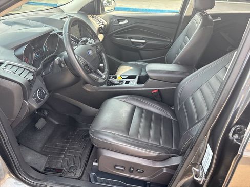 Used 2017 Ford Escape Titanium AWD/4WD image 9