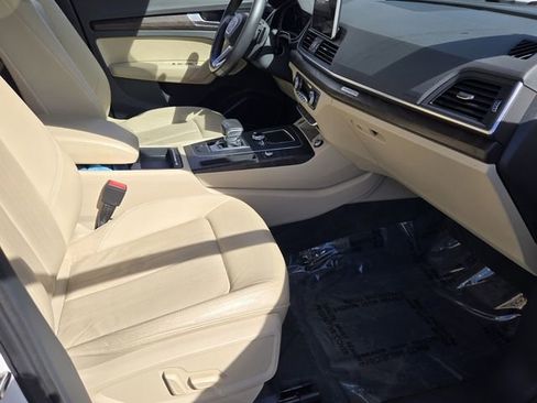 Used 2018 Audi Q5 2.0T Premium Plus w/ Premium Plus Package image 16