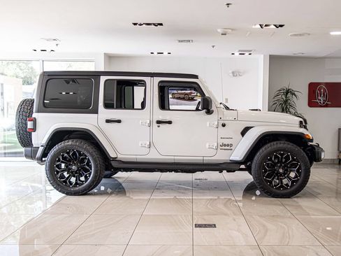 Used 2021 Jeep Wrangler Unlimited Sahara w/ Safety Group AWD/4WD image 9