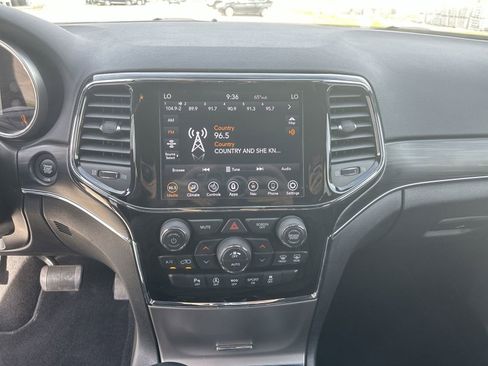 Used 2021 Jeep Grand Cherokee Limited AWD/4WD image 13