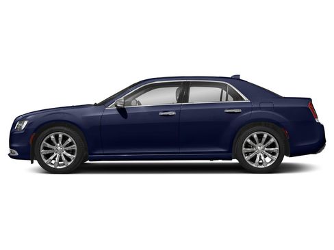 Used 2019 Chrysler 300 Touring w/ Chrome Appearance Package RWD image 3