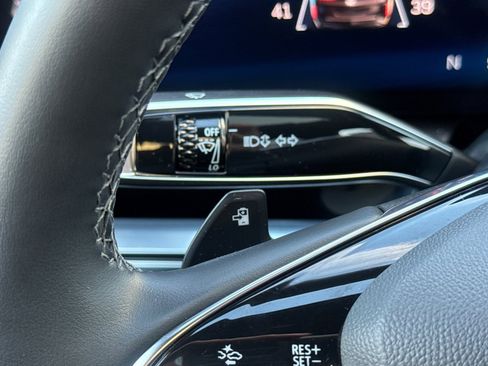 Certified 2024 Cadillac Lyriq Tech w/ Driver Assist Package image 33