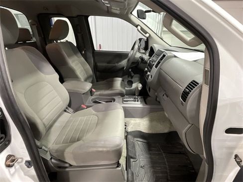 Used 2014 Nissan Frontier S image 27