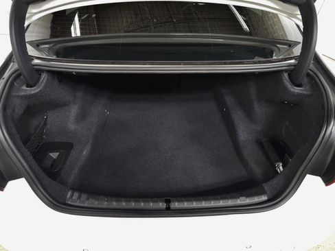 Used 2018 BMW 530i xDrive w/ Premium Package image 7