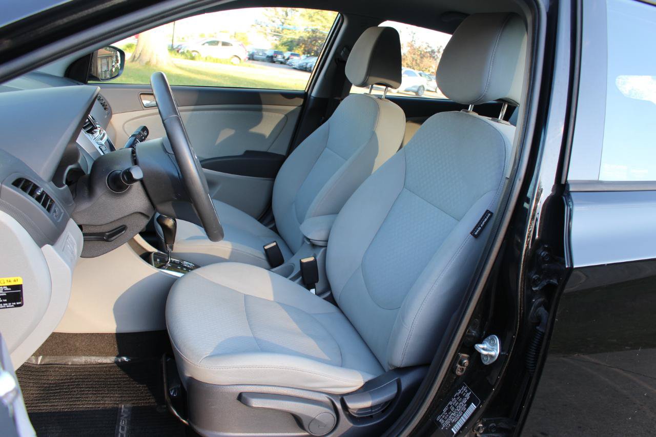 Used 2014 Hyundai Accent SE FWD image 15
