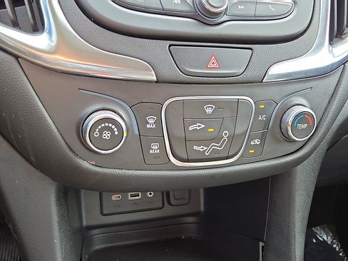 Used 2021 Chevrolet Equinox LT image 27