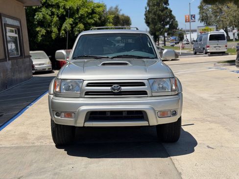 Used 2000 Toyota 4Runner SR5 RWD image 3