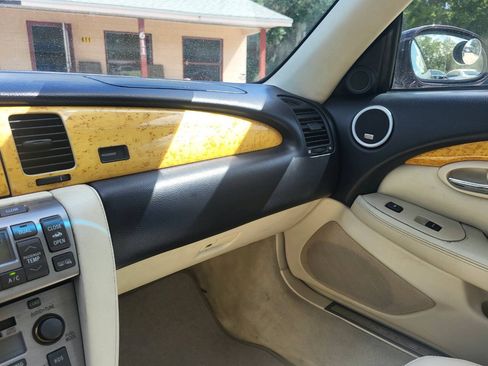 Used 2004 Lexus SC 430 Convertible RWD image 21