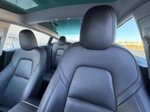 Used 2021 Tesla Model 3 Standard Range Plus image 11