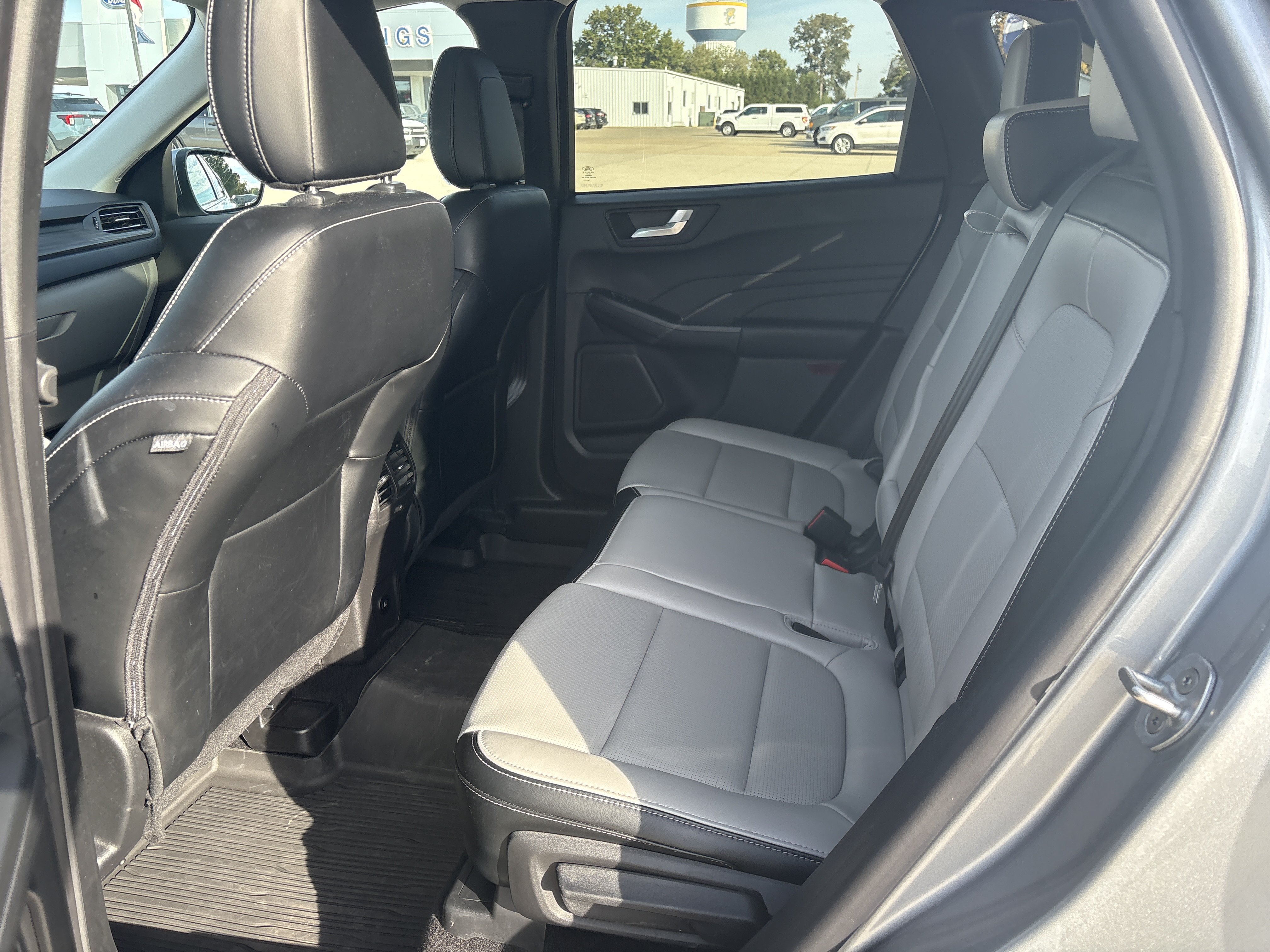 Used 2024 Ford Escape Platinum w/ Class II Trailer Tow Package AWD/4WD image 16