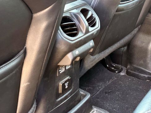 Used 2023 Jeep Wrangler Unlimited Sahara AWD/4WD image 8