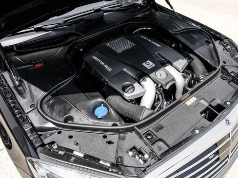 Used 2017 Mercedes-Benz S 63 AMG 4MATIC Sedan w/ Warmth & Comfort Package image 75