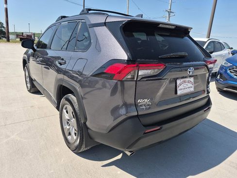 Used 2024 Toyota RAV4 LE AWD/4WD image 8